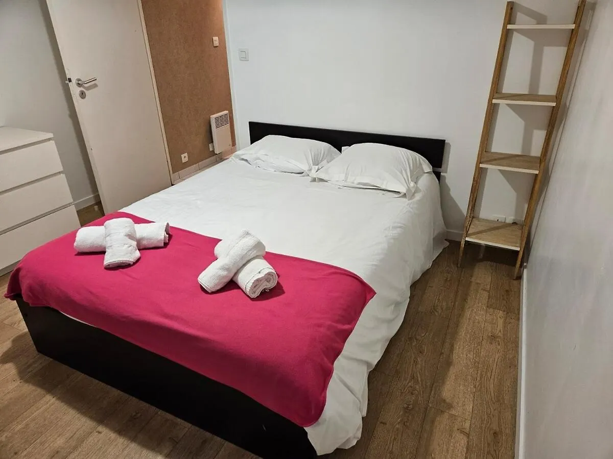 Apartment Ferienwohnung Quiet With Garden, For 1 To 4 Vannes